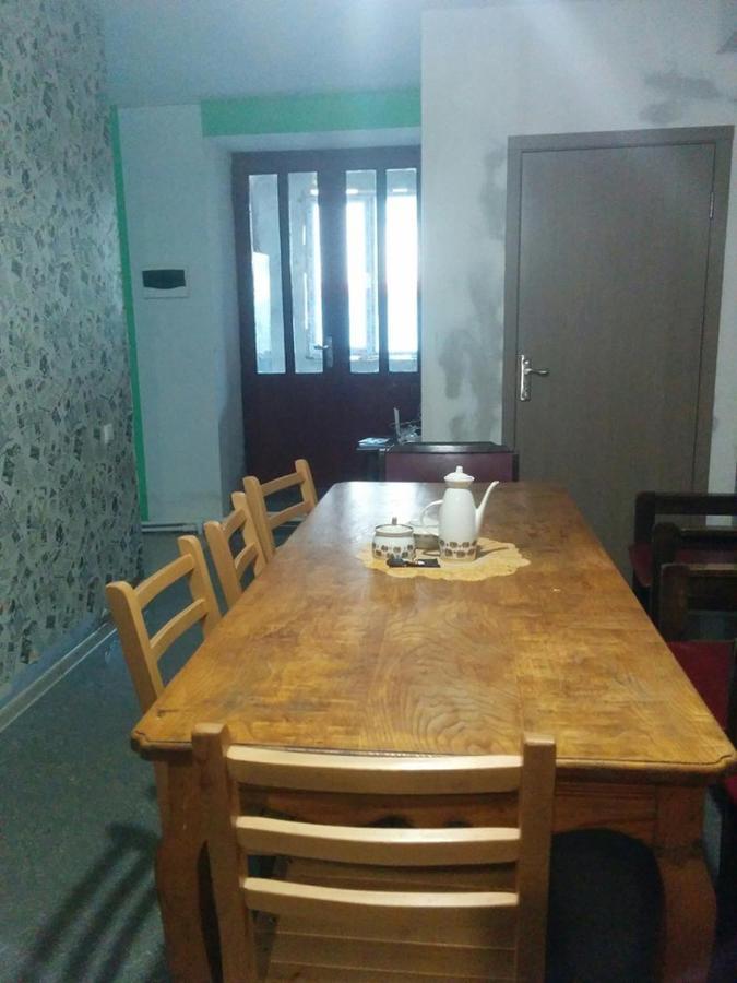 Lost Inn Kazbegi Hostel Экстерьер фото