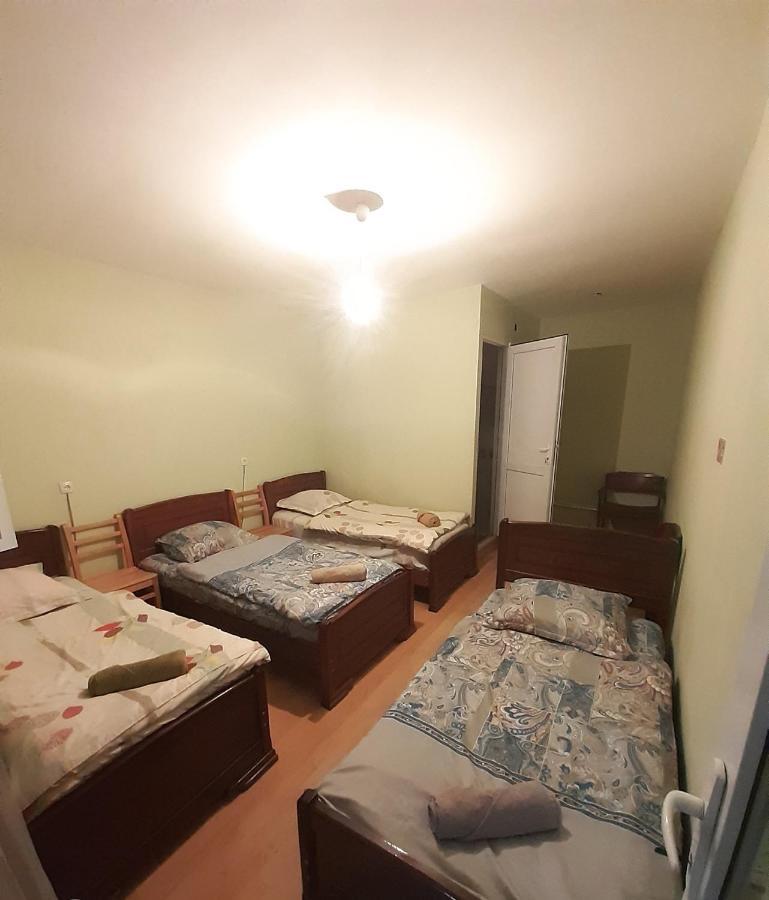 Lost Inn Kazbegi Hostel Экстерьер фото