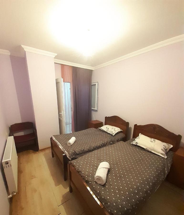 Lost Inn Kazbegi Hostel Экстерьер фото