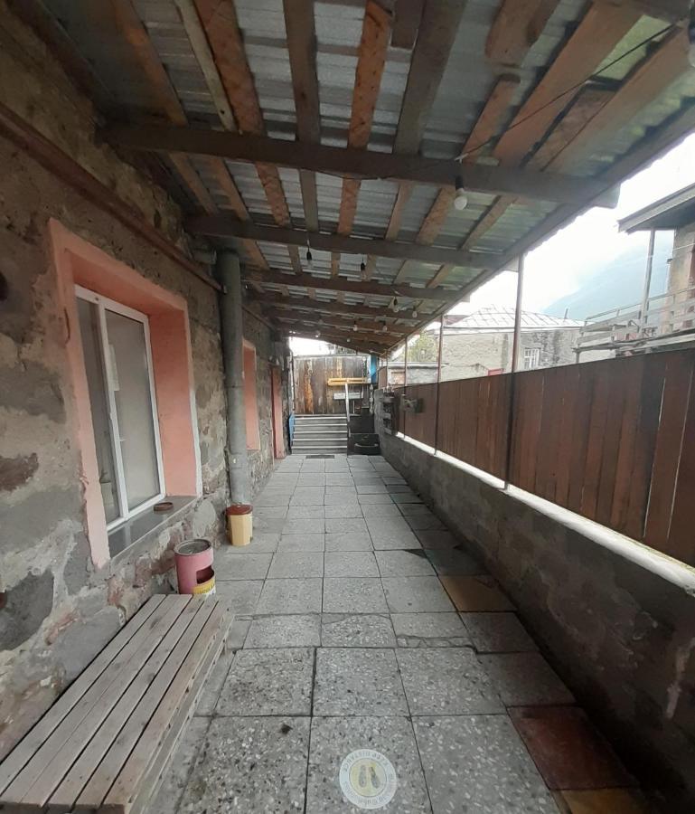 Lost Inn Kazbegi Hostel Экстерьер фото