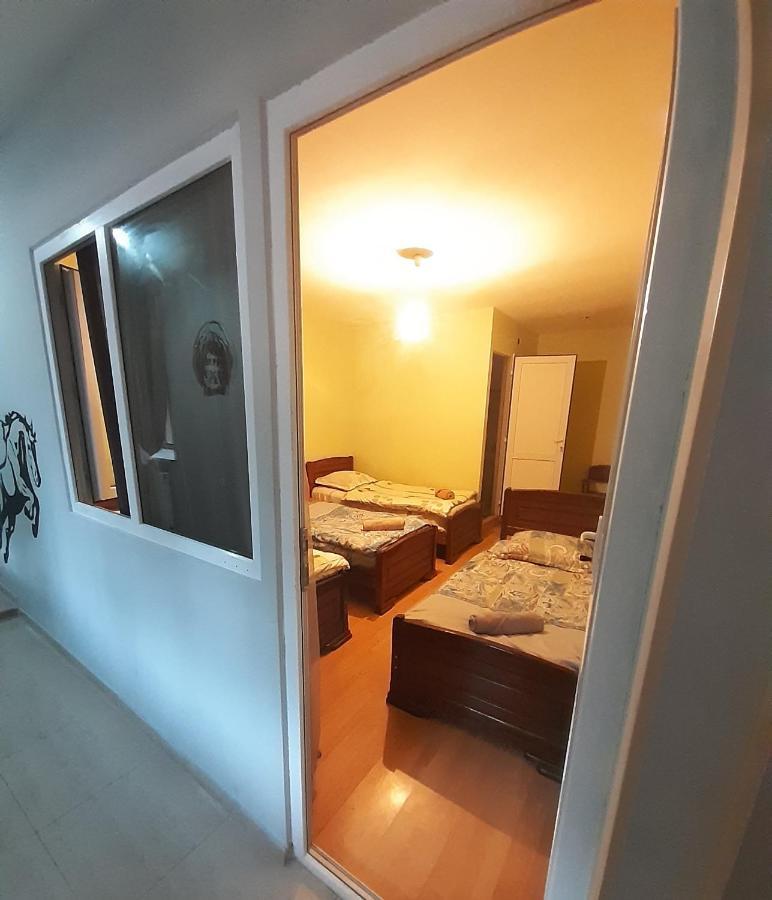 Lost Inn Kazbegi Hostel Экстерьер фото