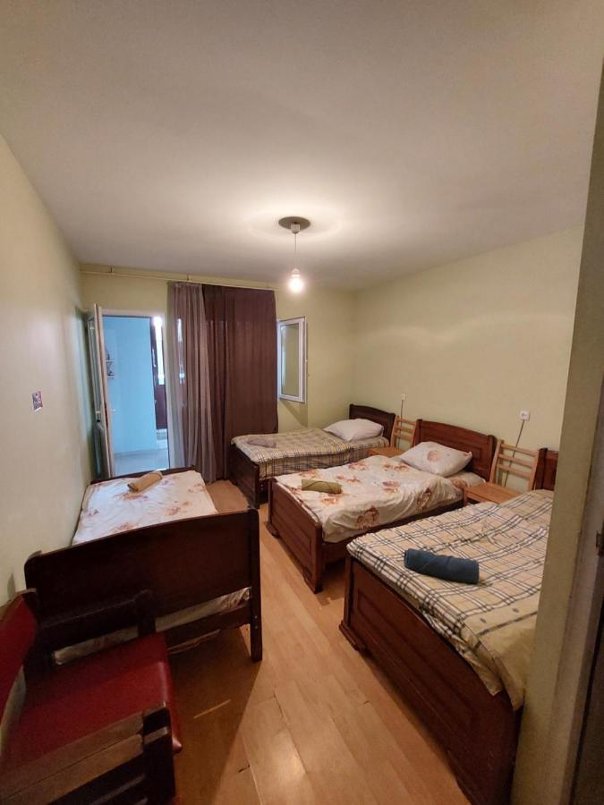 Lost Inn Kazbegi Hostel Экстерьер фото